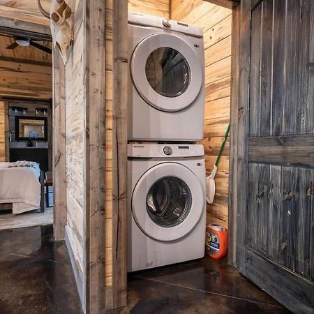 The Blaylock Cabin, 2 King, Hot Tub, Pet Friendly! Broken Bow Esterno foto