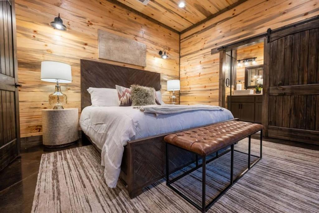 The Blaylock Cabin, 2 King, Hot Tub, Pet Friendly! Broken Bow Esterno foto