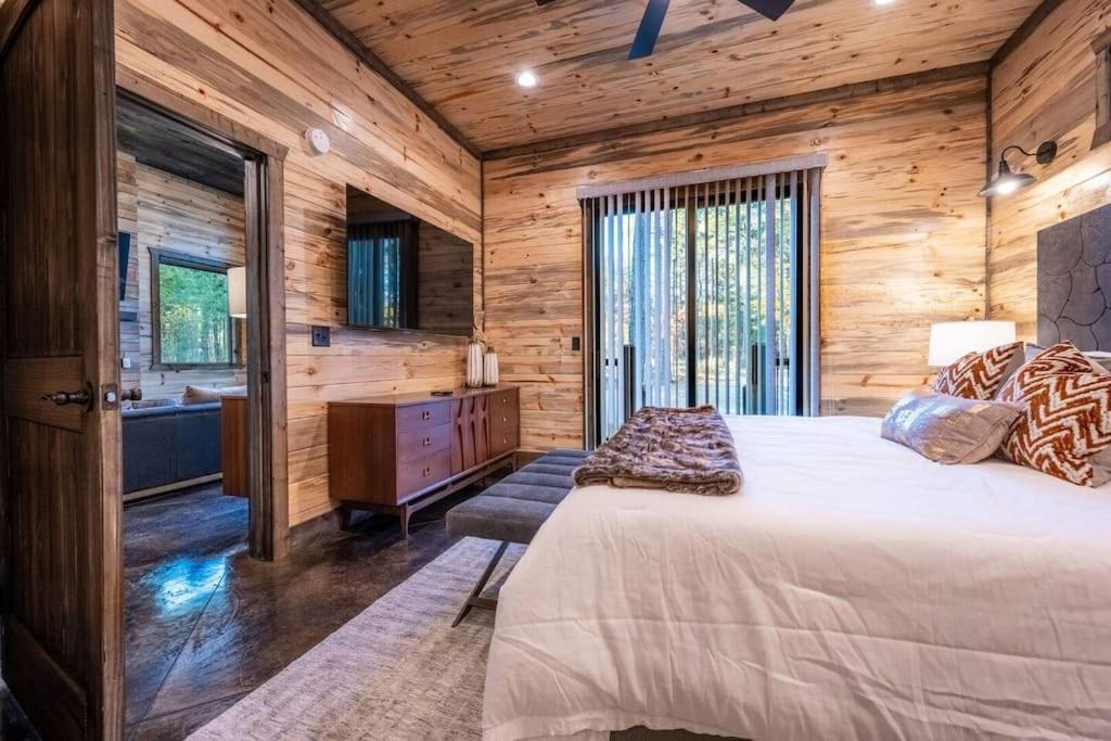 The Blaylock Cabin, 2 King, Hot Tub, Pet Friendly! Broken Bow Esterno foto