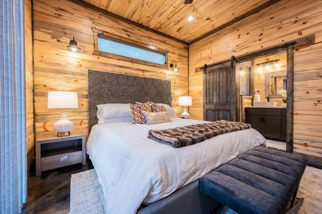 The Blaylock Cabin, 2 King, Hot Tub, Pet Friendly! Broken Bow Esterno foto