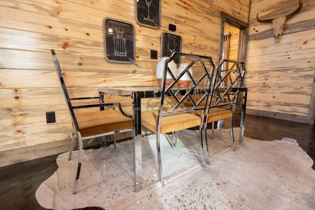 The Blaylock Cabin, 2 King, Hot Tub, Pet Friendly! Broken Bow Esterno foto